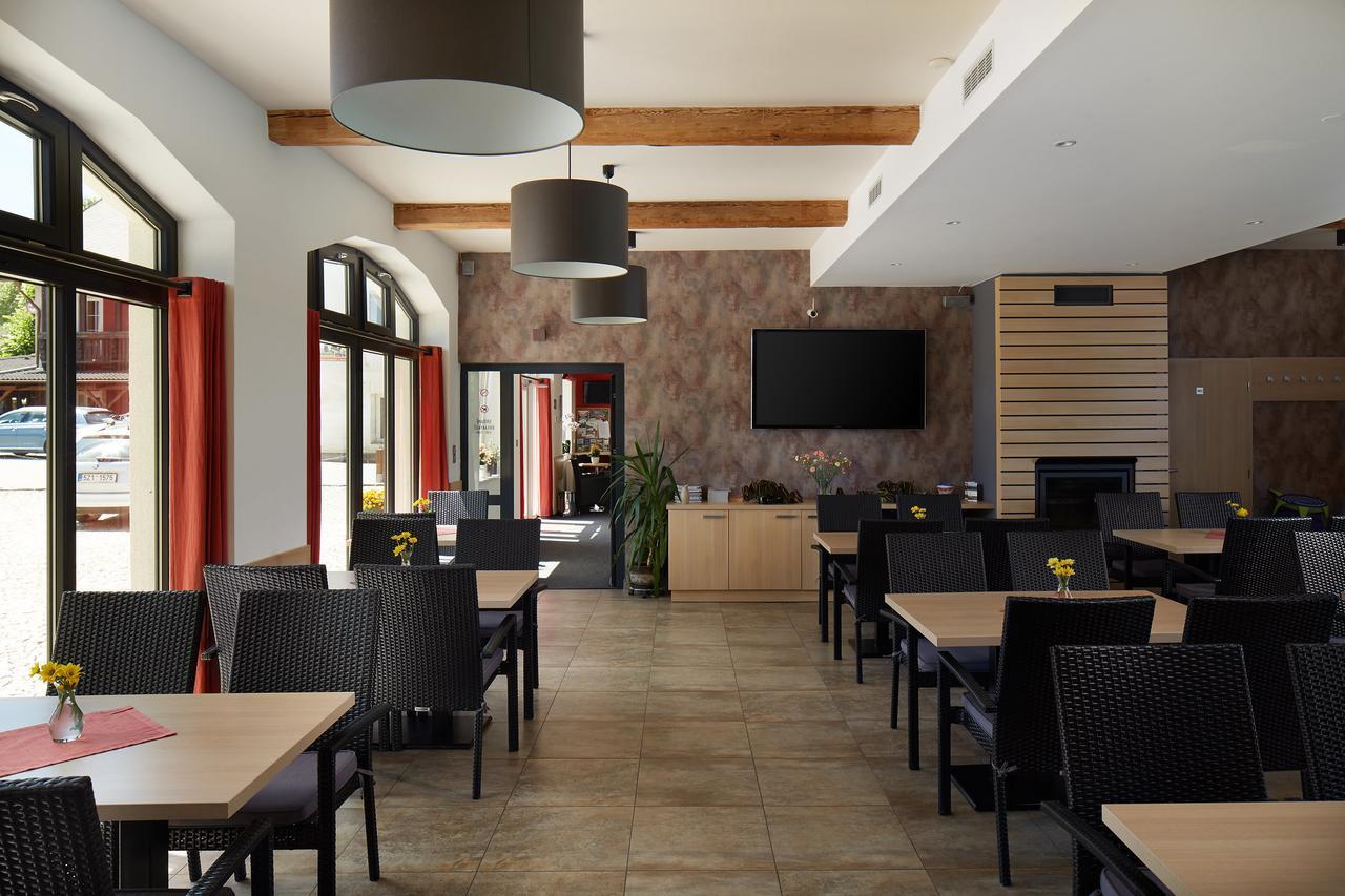 Jbx Resort Hotel Albatros Přední Výtoň 外观 照片
