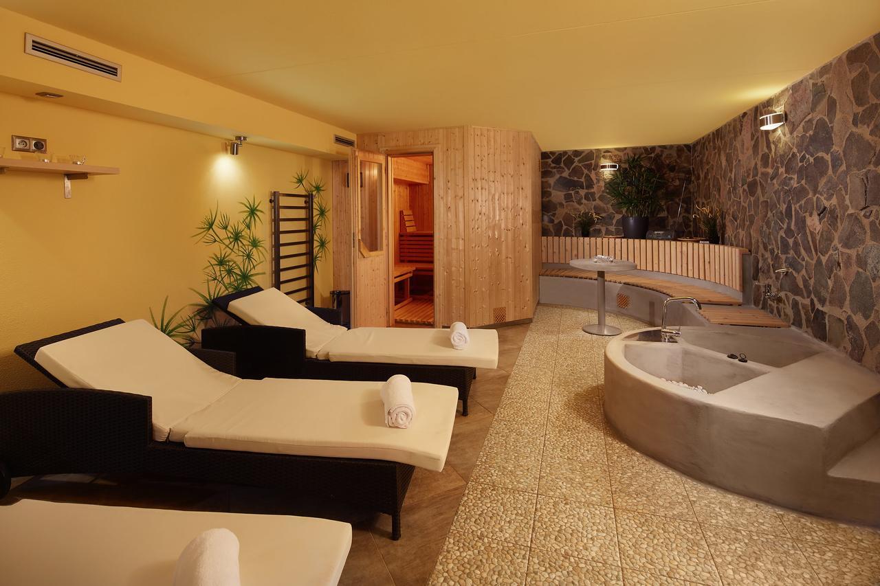 Jbx Resort Hotel Albatros Přední Výtoň 外观 照片